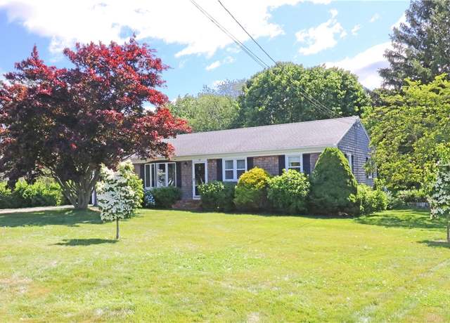 Property at 59 Evergreen Dr, Portsmouth, RI 02871, 3 beds, 1.5 baths