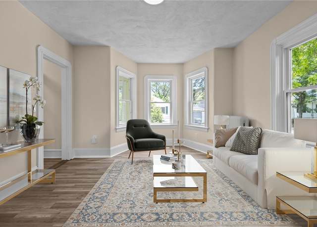 Property at 62 Fenner Ave, East Providence, RI 02915, 3 beds, 1.5 baths