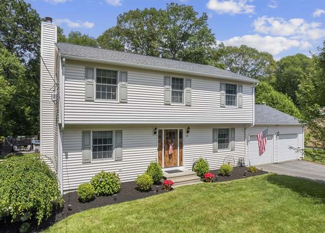 Property at 117 Mesa Dr, North Kingstown, RI 02852, 3 beds, 2.5 baths