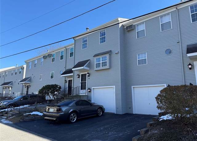 Property at 565 Quaker Ln #58, West Warwick, RI 02893, 2 beds, 1.5 baths