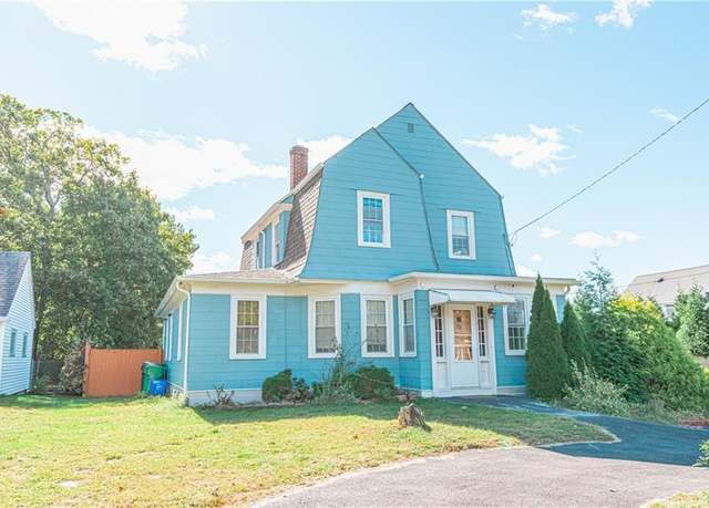 Property at 62 Lincoln Ave, Warwick, RI 02888, 4 beds, 2 baths
