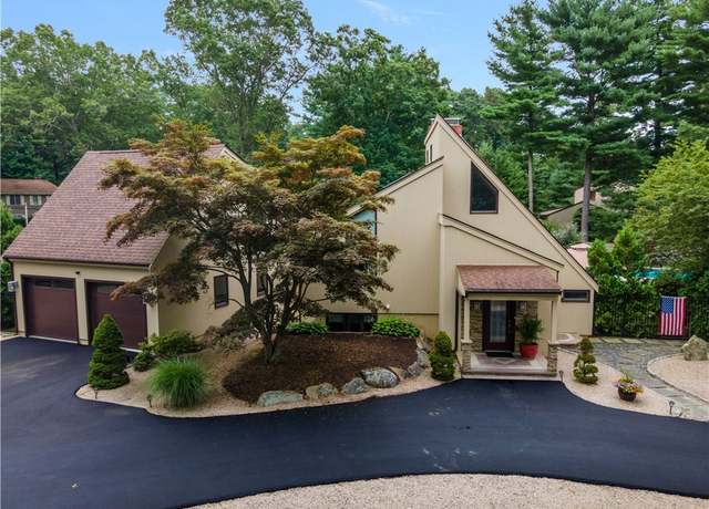Property at 1 Tall Pines Dr, Barrington, RI 02806, 5 beds, 3 baths