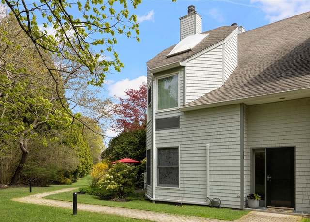 Property at 421 Bellevue Ave Unit 2A, Newport, RI 02840, 2 beds, 2.5 baths