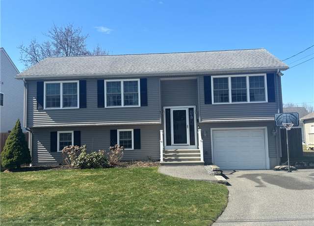 Property at 7 Dale Ave, Cranston, RI 02910, 3 beds, 2.5 baths