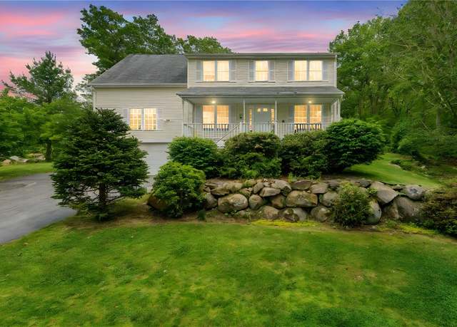 Property at 182 Laurel Ln, South Kingstown, RI 02892, 3 beds, 2.5 baths