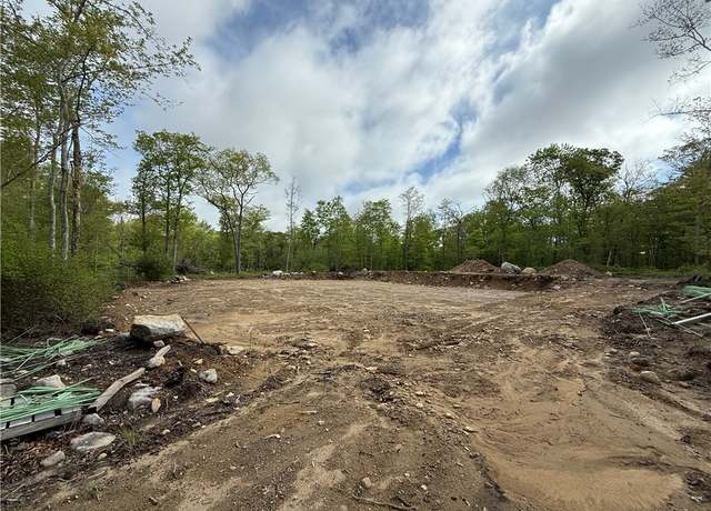 Property at 12 Fanning Pl, Hopkinton, RI 02833