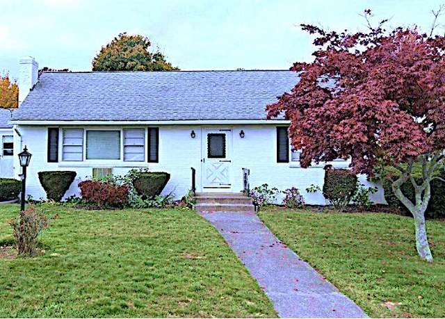 Property at 270 Poplar Dr, Cranston, RI 02920, 3 beds, 1 bath