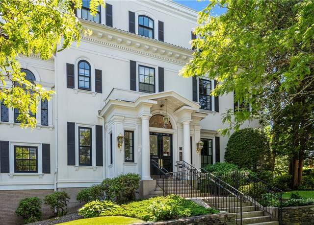 Property at 157 Waterman St, Providence, RI 02906, 2 beds, 2.5 baths