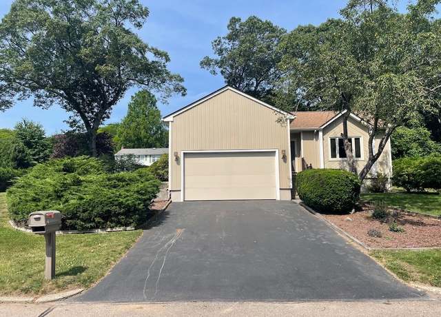 Property at 141 Sturbridge Dr, Warwick, RI 02886, 3 beds, 2 baths