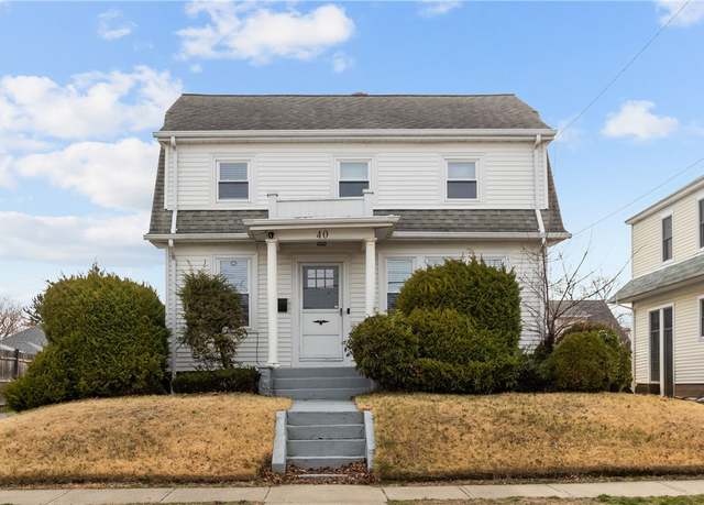 Property at 40 Ausdale Rd, Cranston, RI 02910, 3 beds, 1.5 baths