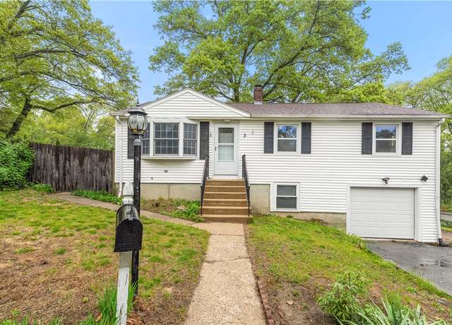Property at 3 Baylor Dr, Coventry, RI 02816, 3 beds, 1.5 baths