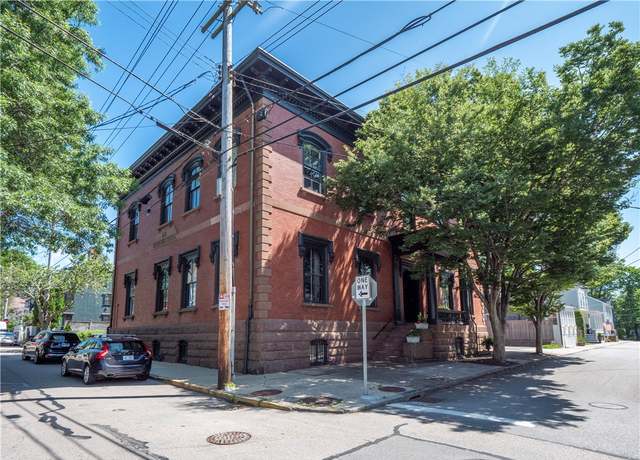 Property at 11 Willow St #5, Newport, RI 02840, 2 beds, 2.5 baths