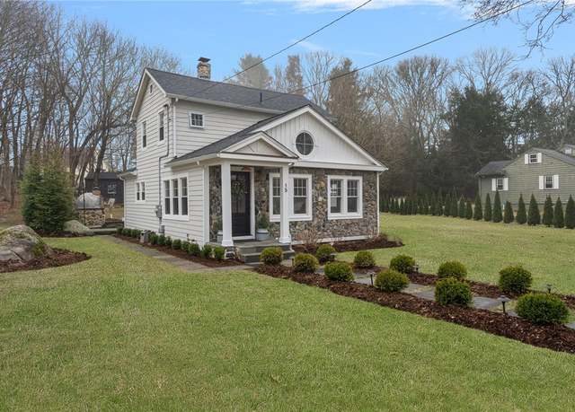 Property at 15 Old Post Rd, Westerly, RI 02891, 3 beds, 1.5 baths