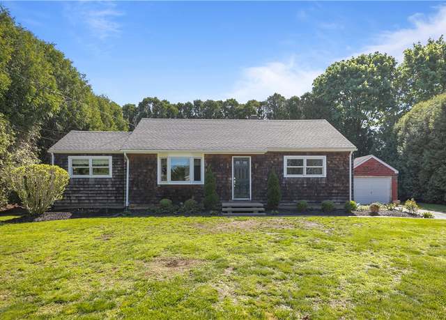 Property at 16 Vesper Ln, Portsmouth, RI 02871, 3 beds, 1 bath