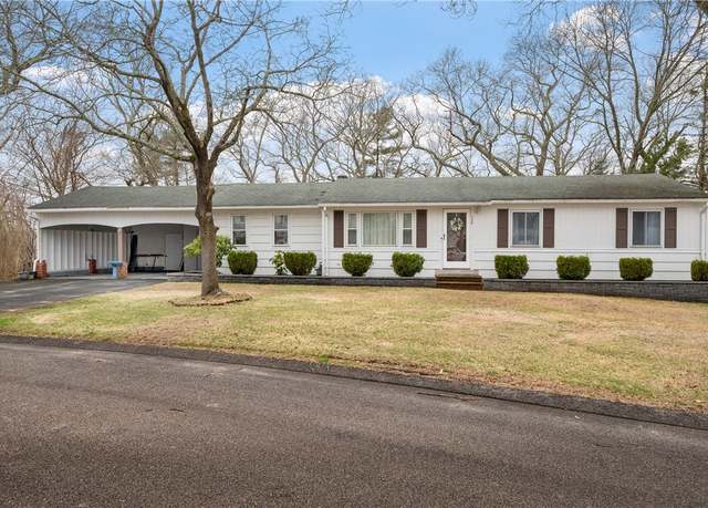 Property at 158 Hilton Rd, Warwick, RI 02889, 3 beds, 2 baths
