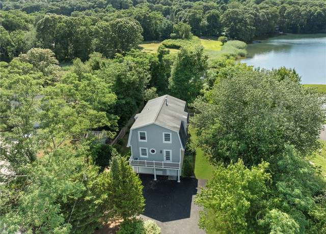 Property at 133 Bridgetown Rd, Narragansett, RI 02882, 2 beds, 2.5 baths