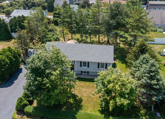 Property at 14 Davisville Ln, Narragansett, RI 02882, 5 beds, 3 baths