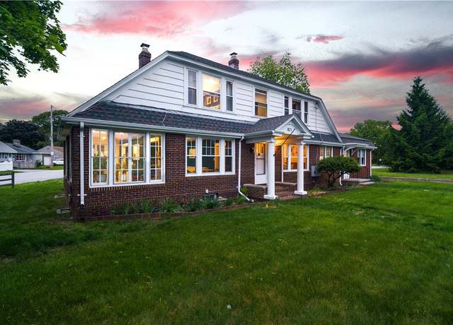 Property at 821 Post Rd, Warwick, RI 02888, 4 beds, 3 baths