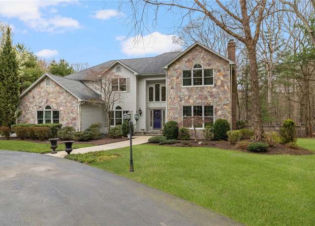 Property at 60 Westfield Dr, East Greenwich, RI 02818, 4 beds, 4.5 baths