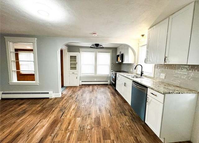 Property at 206 Reynolds Ave, Warwick, RI 02889, 5 beds, 3.5 baths