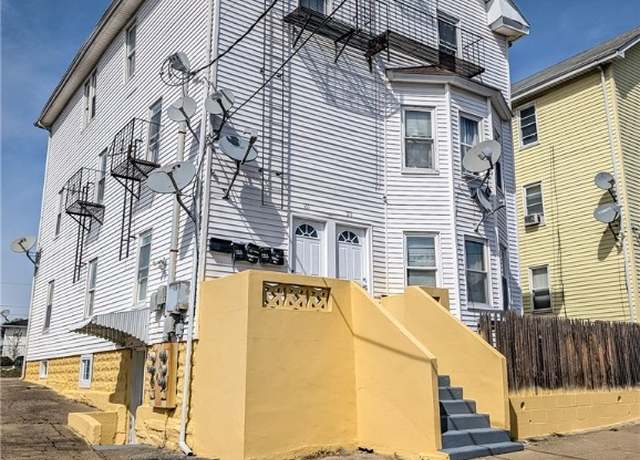 Property at 159 Warren Ave, Pawtucket, RI 02860, 9 beds, 4 baths