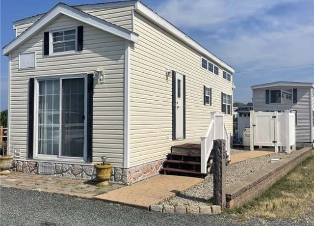 Property at 1 Offshore Rd #26, Narragansett, RI 02882, 1 bed, 1 bath