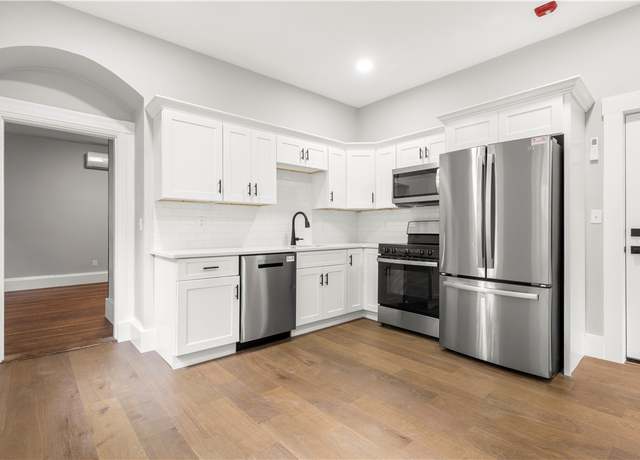 Property at 95 Roanoke St #2, Providence, RI 02908, 3 beds, 1.5 baths