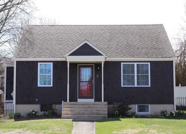 Property at 51 Pleasant Ave, Tiverton, RI 02878, 3 beds, 1 bath