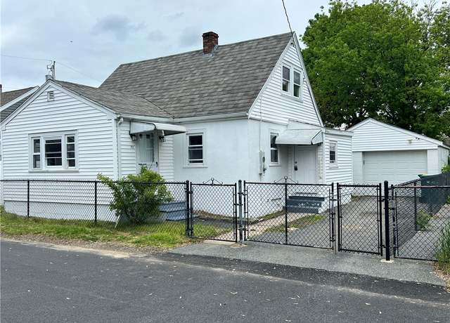 Property at 93 Mason Ave, Portsmouth, RI 02871, 2 beds, 1 bath