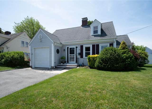 Property at 20 Norman Ave, Cranston, RI 02910, 2 beds, 1.5 baths