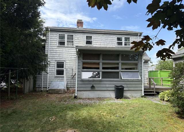 Property at 10 Jesse Davis Ln, Barrington, RI 02806, 3 beds, 1.5 baths
