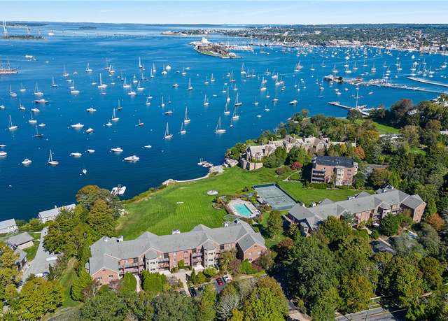 Property at 111 Harrison Ave Unit B4, Newport, RI 02840, 3 beds, 2.5 baths