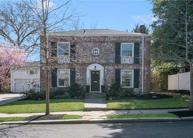 Property at 99 Fosdyke St, Providence, RI 02906, 4 beds, 3.5 baths