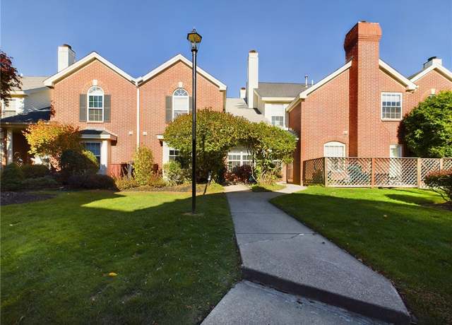 Property at 626 Smithfield Rd #909, North Providence, RI 02904, 1 bed, 1.5 baths