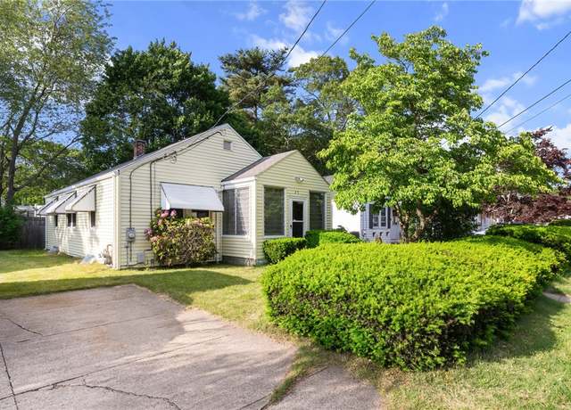 Property at 25 Community Rd, Warwick, RI 02889, 2 beds, 1 bath