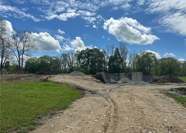 Property at 279 Moosup Pond Rd, CT 06354, 4 beds, 2.5 baths