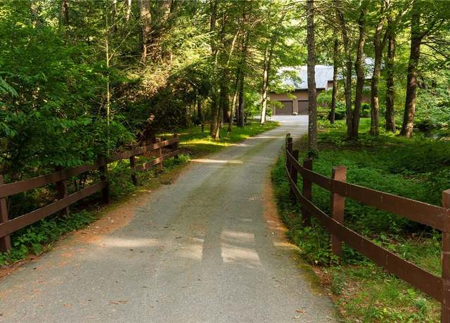 Property at 11 Running Stream Rd, Rehoboth, MA 02769, 4 beds, 3.5 baths