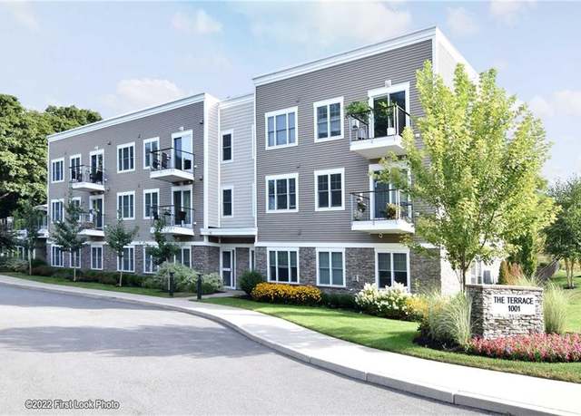Property at 1001 Main St #17, East Greenwich, RI 02818, 1 bed, 1 bath