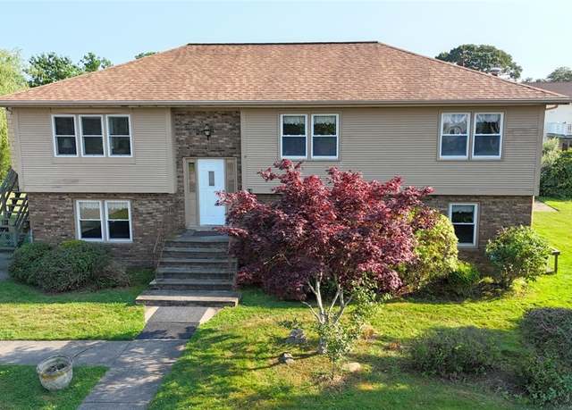 Property at 16 Newport Ln, Narragansett, RI 02882, 6 beds, 2 baths