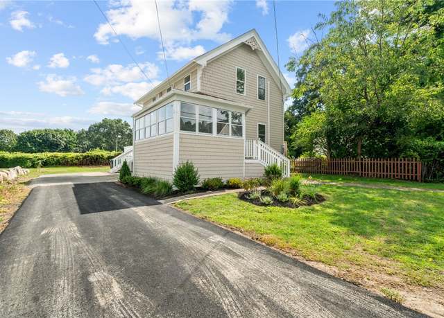 Property at 32 Whipple Ave, Warwick, RI 02889, 3 beds, 2 baths