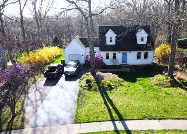 Property at 95 Kings Ridge Rd, South Kingstown, RI 02879, 3 beds, 2 baths
