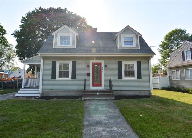 Property at 446 Newport Ave, Pawtucket, RI 02861, 3 beds, 1.5 baths