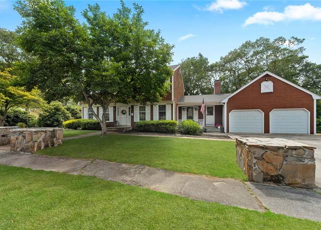 Property at 85 North Cobble Hill Rd, Warwick, RI 02886, 4 beds, 2.5 baths
