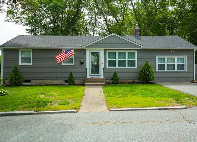 Property at 75 Pembroke Ln, Coventry, RI 02816, 3 beds, 1 bath