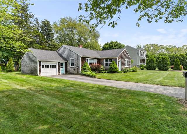 Property at 6 Ansonia Ave, Bristol, RI 02809, 3 beds, 1 bath