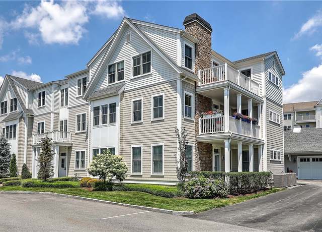 Property at 34 Kettle Point Ave Unit D, East Providence, RI 02914, 2 beds, 2 baths