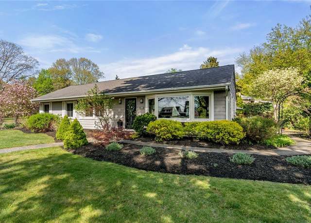 Property at 6 Crawford Ave, Warwick, RI 02889, 3 beds, 1.5 baths