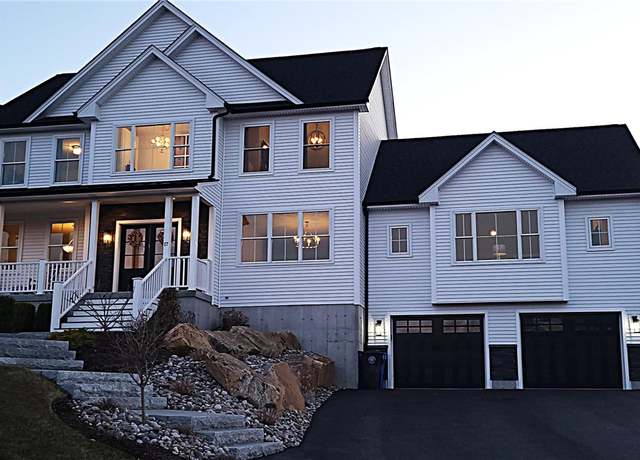 Property at 17 Coletta Ct, Cranston, RI 02921, 3 beds, 4.5 baths