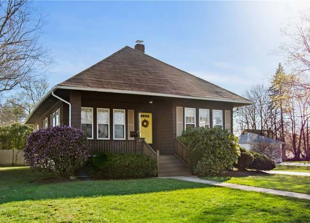 Property at 72 Greenwood Ave, Warwick, RI 02886, 3 beds, 1 bath