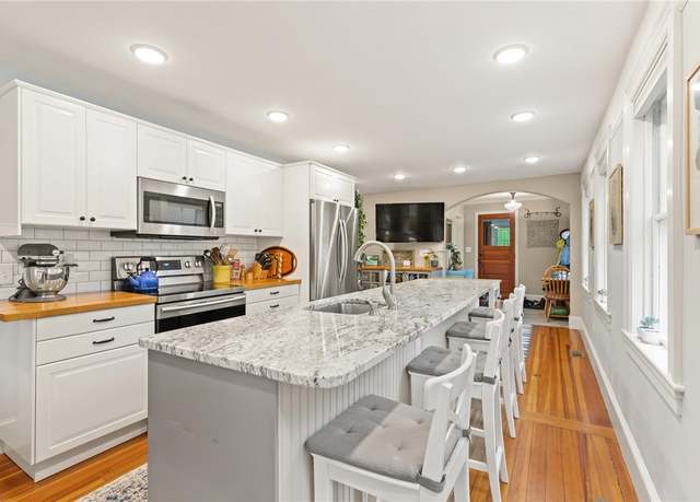 Property at 965 Greenville Ave, Smithfield, RI 02828, 2 beds, 2 baths